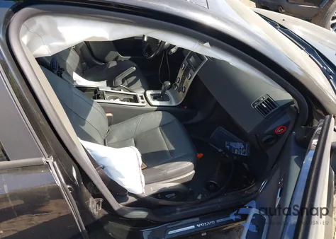 2008 Volvo S40 T5 z USA, uszkodzony, nr VIN YV1MS672982351036